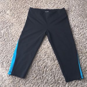 Calvin Klein performance Capri leggings sz M